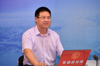 石门县委副书记、县长郭碧勋做客常德政府网站