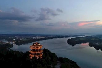 登顶桃源山