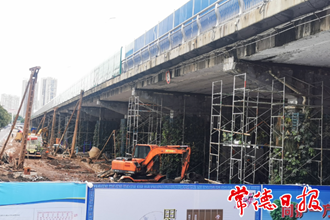 混凝土清拆机器人为武陵大桥“做手术”