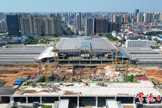 【摄影报道】战高温，斗酷暑！常德火车站二期工程建设如火如荼