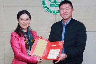 市领导走访慰问专家人才