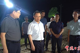 周振宇赴常德经开区、鼎城区督导险情处置工作