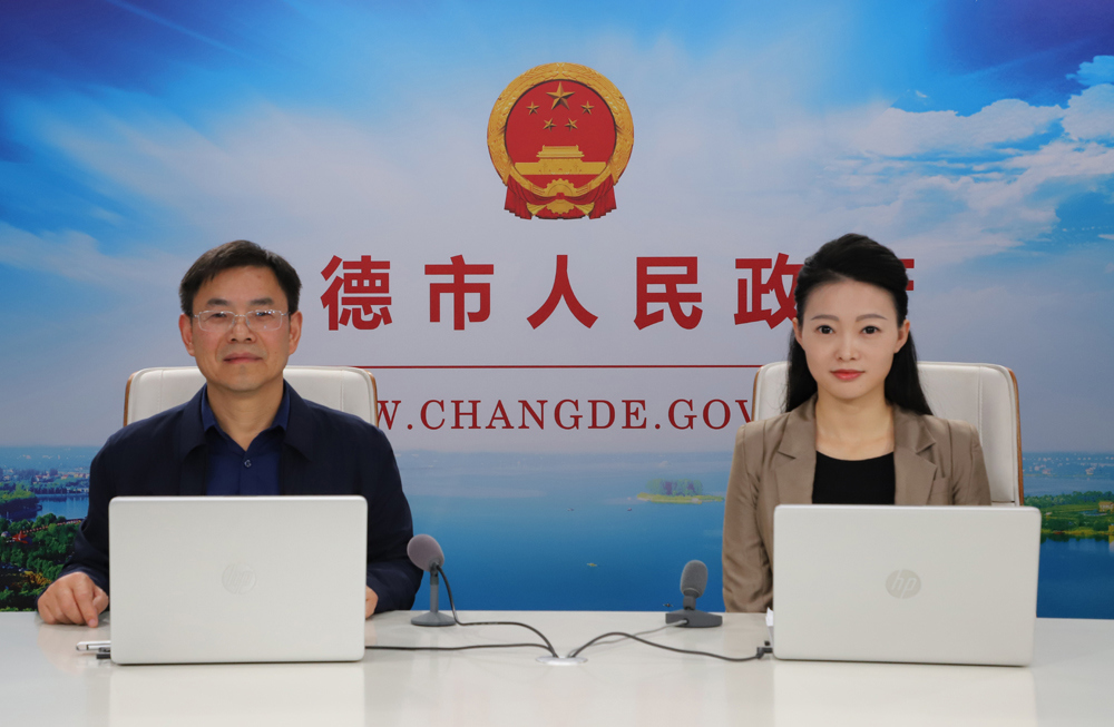 访谈图片