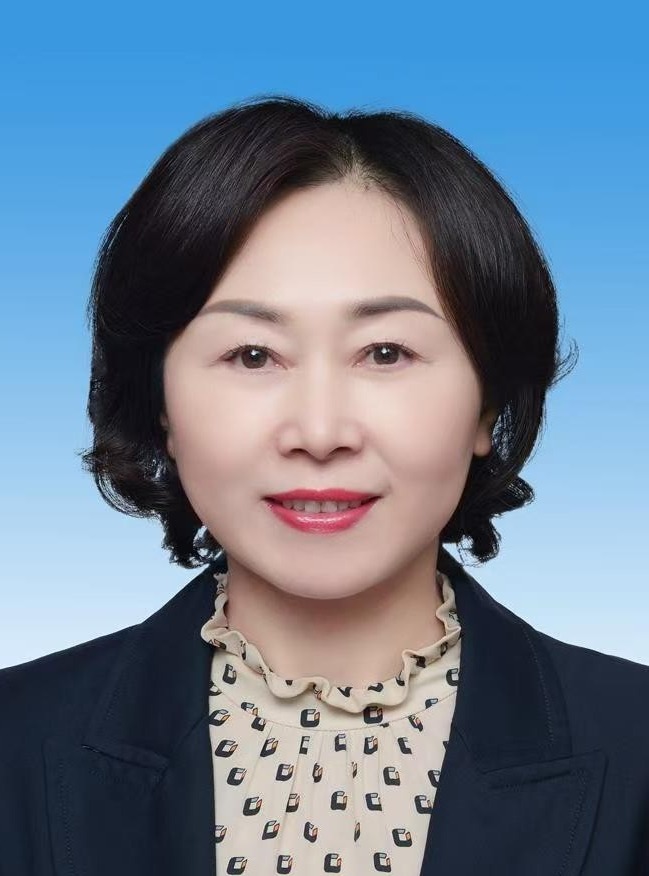 陈 华