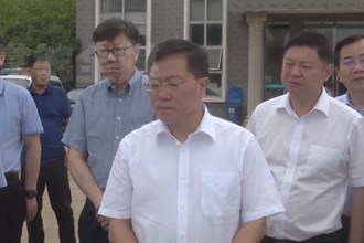 陈文浩来常开展巡河及环保工作调研 邹文辉参加