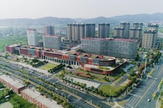 全员努力坚守 应对诊疗高峰