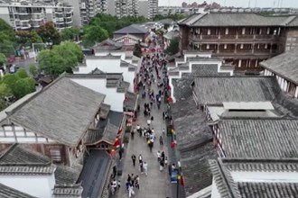 常德河街人气旺 非遗展演唱主角