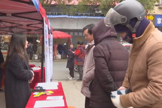 鼎城：赶集送岗 助农增收